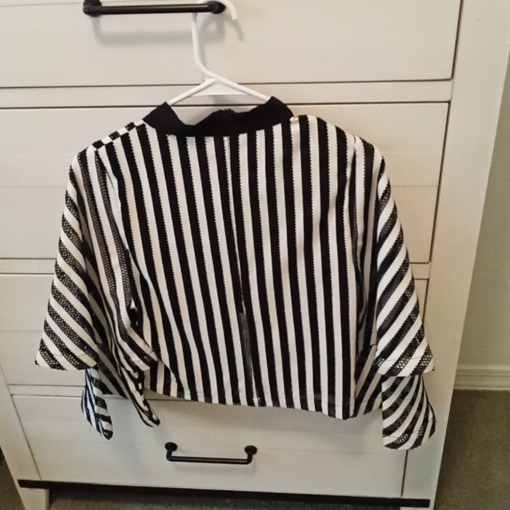 Ladies Gracia Black & White Blouse - Picture 4 of 6
